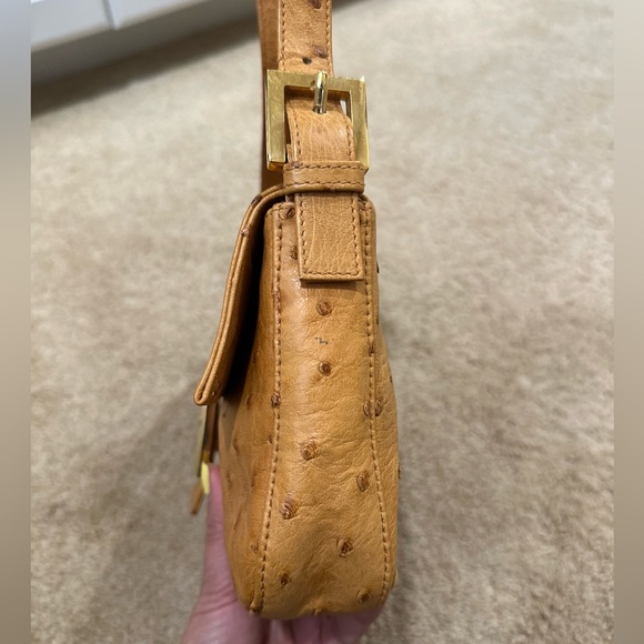SOLD Fendi Baguette Ostrich Brown - Picture 8 of 17